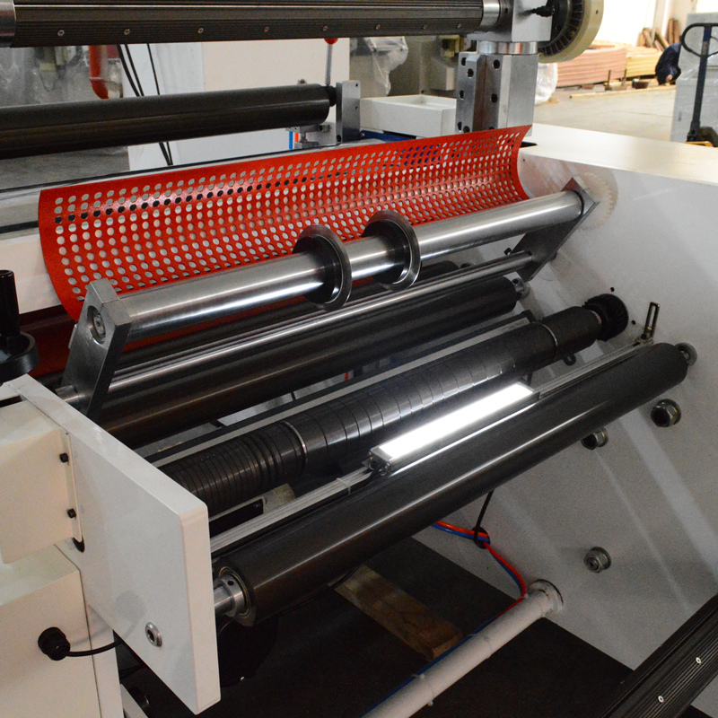 Factory Custom 650mm Oil Heating Slitting Laminating Machine