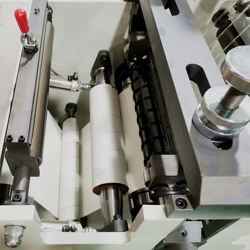 China Cheap Price Thermal Paper Blank Label Rotary Die Cutting Slitting Rewinding Machine 